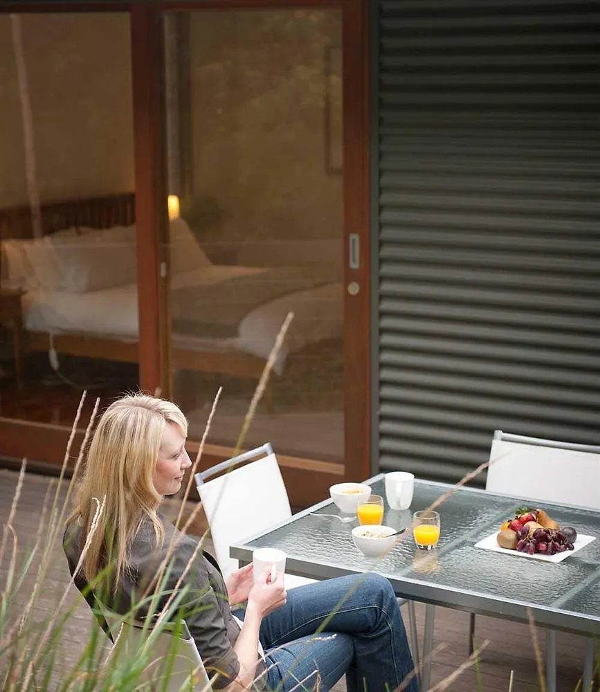 Cladich Pavilions Bed And Breakfast Aldgate Bed & Breakfast